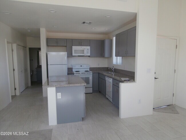 Building Photo - 348 S Paseo Tierra