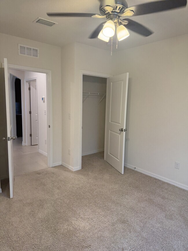 Foto del edificio - 2442 Knight Island Dr