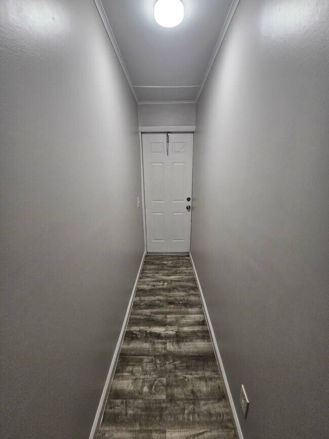 Foto del edificio - 529 Revere Rd