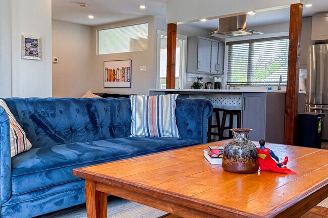 Photo du bâtiment - 5415-111A 111a St NW