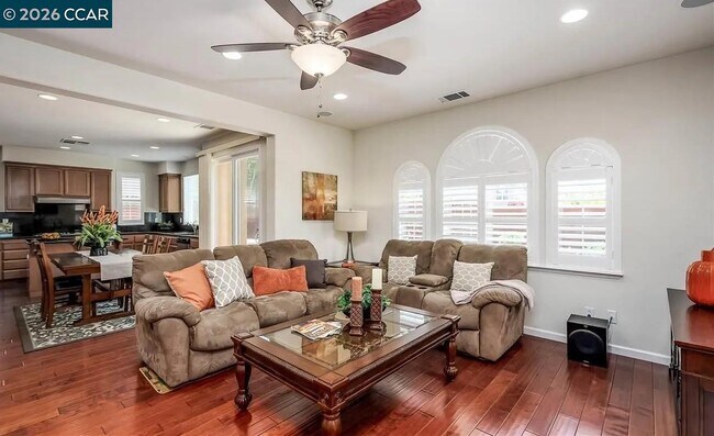 Foto del edificio - 2077 Arlington Way