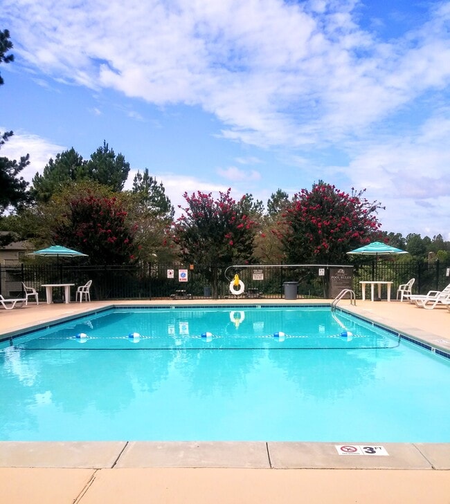 Swimming Pool - Summer Pointe Apartment Homes