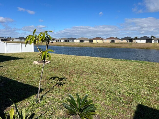 Foto del edificio - 3558 74th Ave Cir E