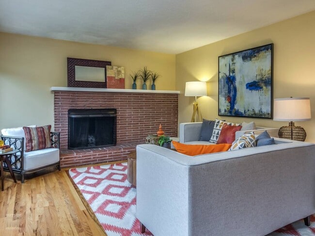 Sala de estar - 2741 SE 32nd Ave