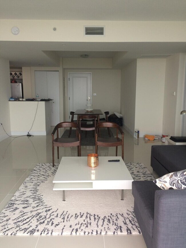 Foto del edificio - 1861 NW S River Dr