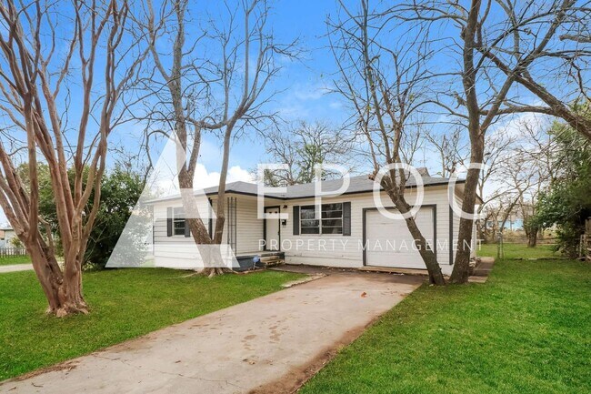 Foto del edificio - 1412 Alta Mira Dr