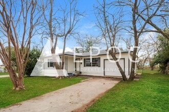 Building Photo - 1412 Alta Mira Dr