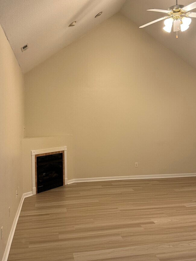Foto del edificio - 3553 Oak Villa Way
