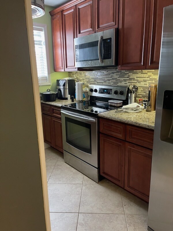 349 Waterdown Dr Unit 8, Fayetteville, NC 28314 Condo for Rent in