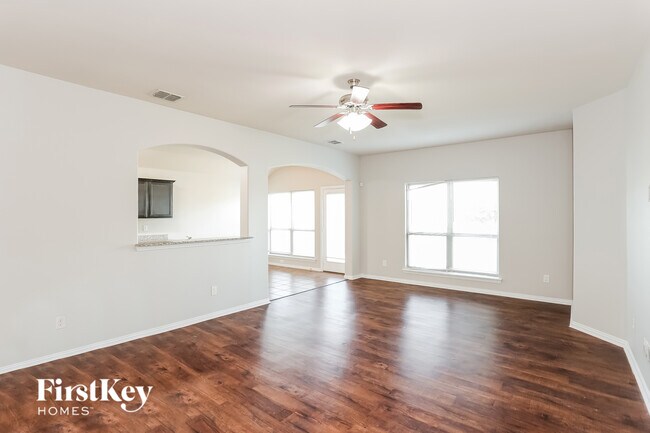 Foto del edificio - 927 Ranch Rd