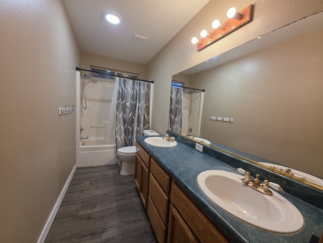 Foto del edificio - 303 Pinon Way