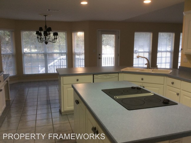 Building Photo - 3032 Cobblestone Dr