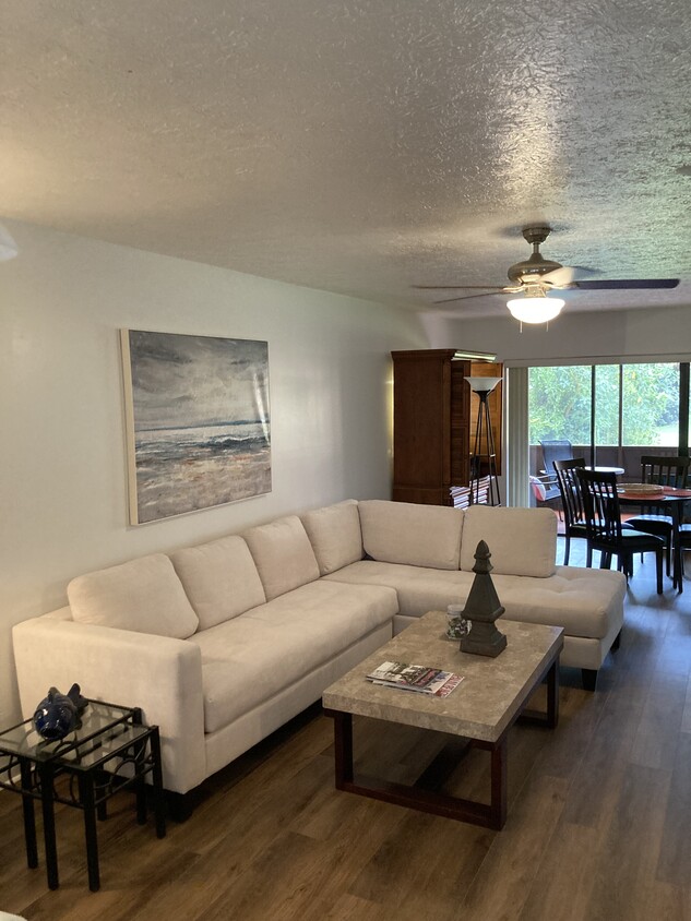 large living area - 615 NW Oleander St