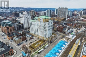 Building Photo - 135 James St S