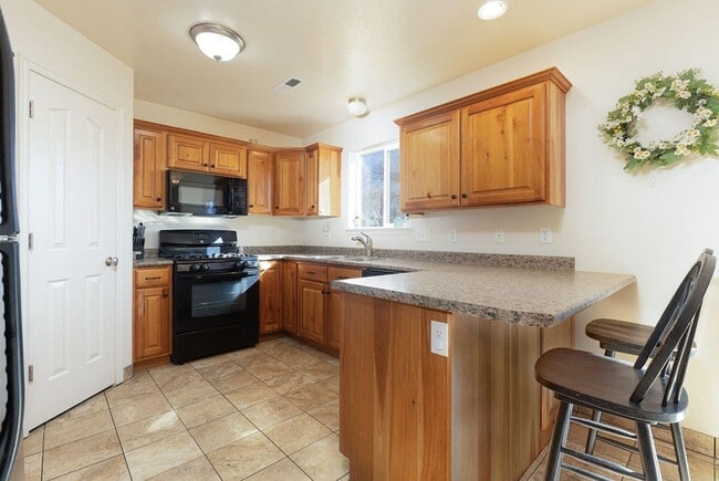 Building Photo - Scenic Gemini Meadows Townhome with Open Views & Modern Comfort