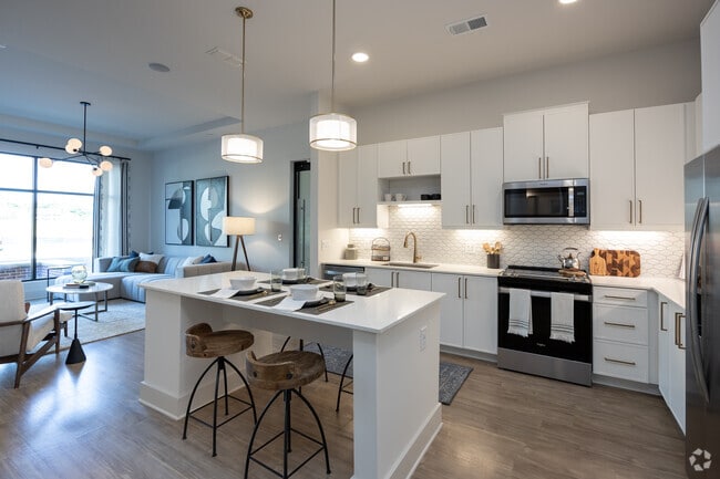 1BR, 1BA - 784SF - Kitchen - Heights at Sawnee Village