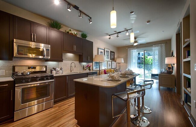 Foto del edificio - 10402 Town and Country Way
