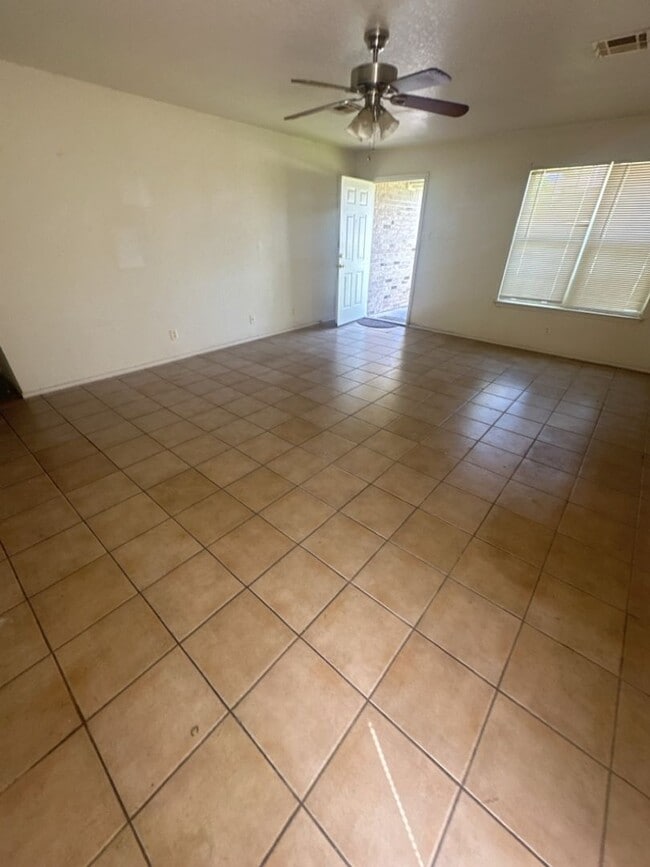 Building Photo - 5800 Allstar Ct