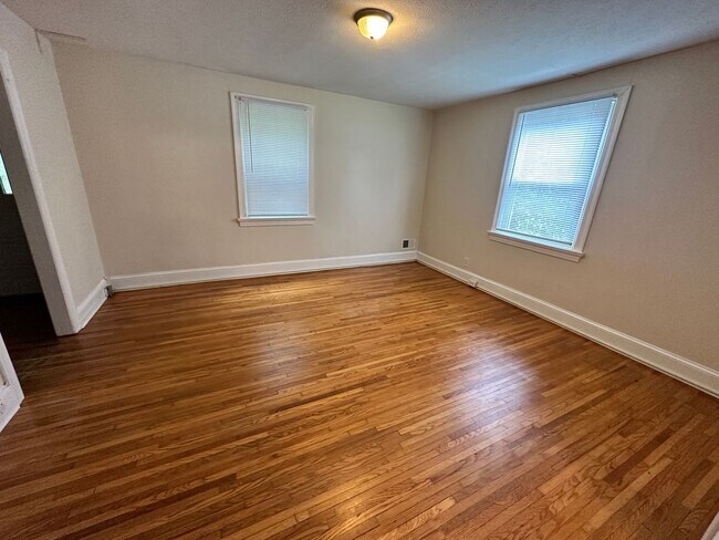 Building Photo - Arbez - 417 Putney