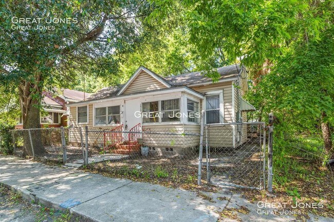 Building Photo - 1517 Logan St