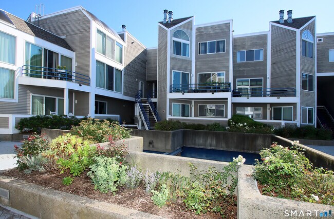 Foto del edificio - 14 Harbour Close