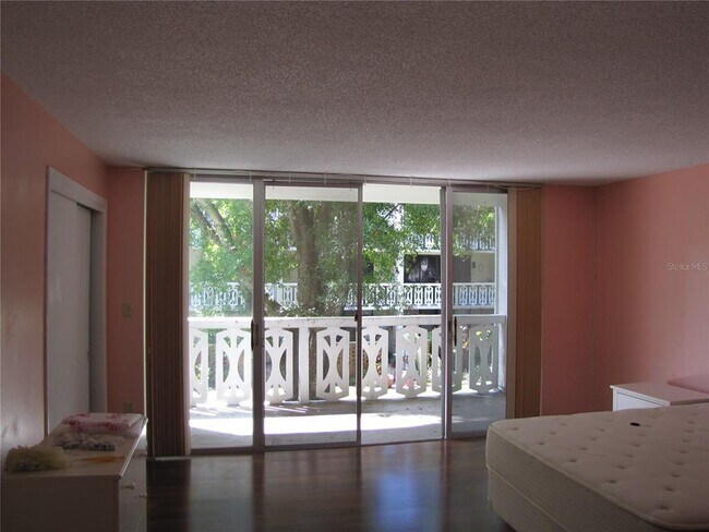 Foto del edificio - 2630 Pearce Dr