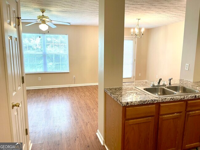 Building Photo - 2710 Marlin Dr