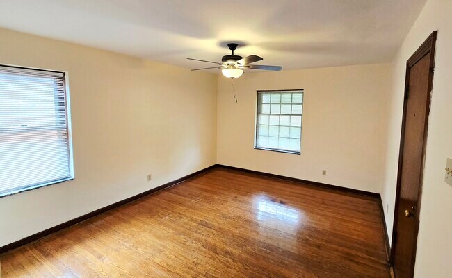 Foto del edificio - 3952 Jamieson Ave