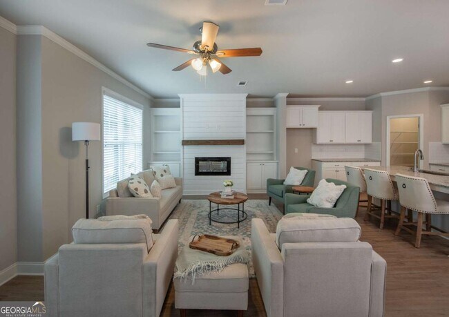 Foto del edificio - 5412 Maple Grv Ln