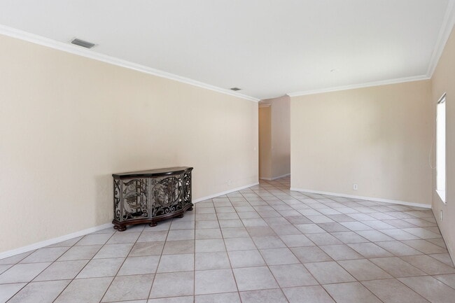 Building Photo - 1343 SW 44th Terrace