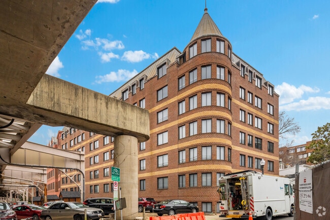 1000 29th St NW - The Ledger Apartments