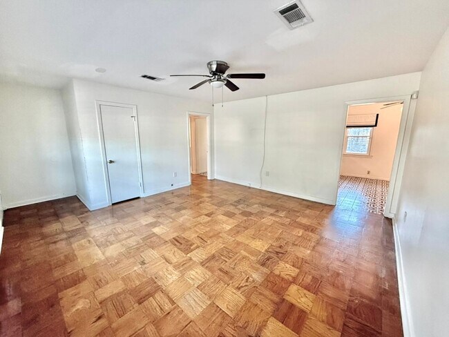 Foto del edificio - 3 Bedroom Home in Parkland Terrace