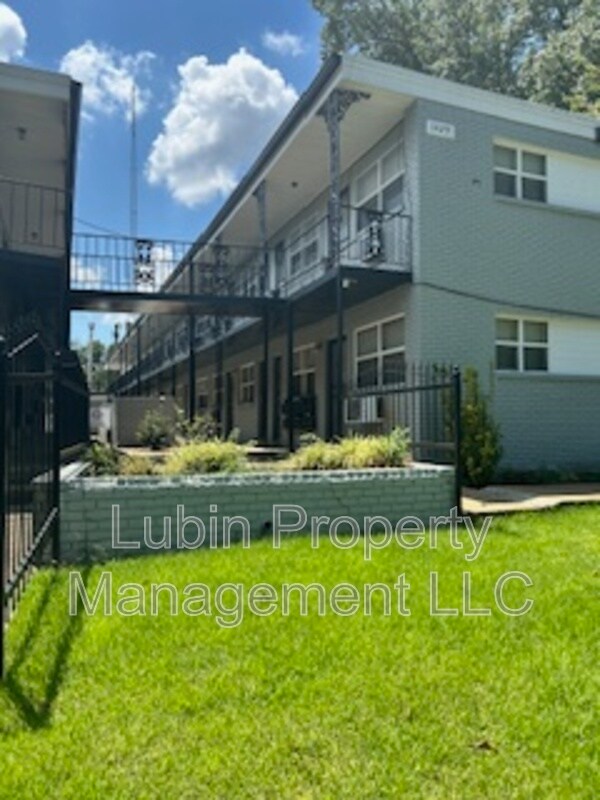 Building Photo - 1429 Court Ave