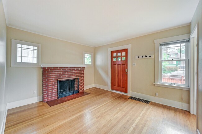 Foto del edificio - 5245 11th Ave NE