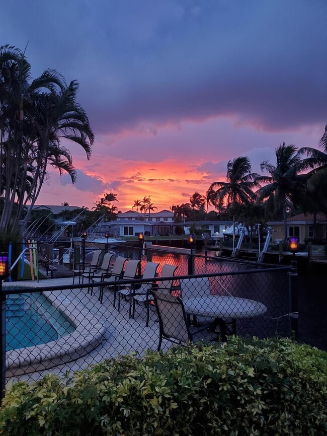 Building Photo - 301 E McNab Rd