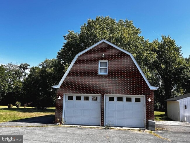 Foto del edificio - 3290 Shawnee Dr