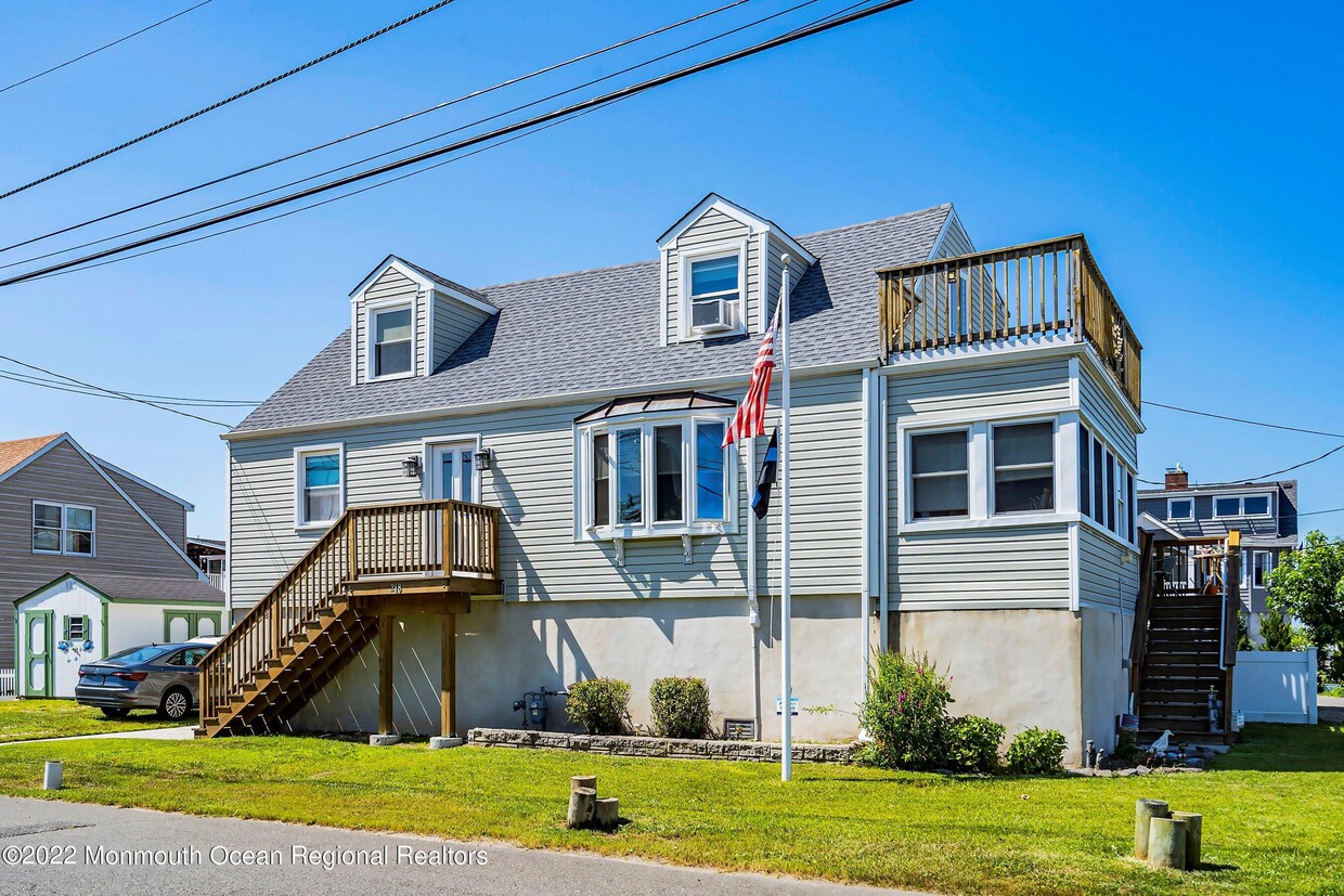 218 Newport Ave, Ocean Gate, NJ 08740 Townhome Rentals in Ocean Gate