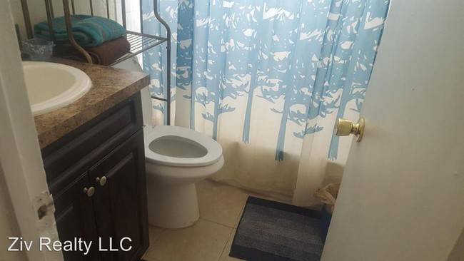 Foto del edificio - 1425 W 31st St