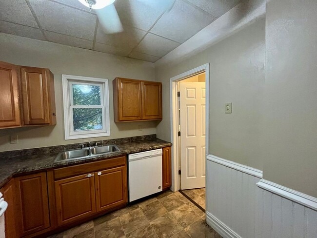 Building Photo - 3 Bed 1 Bath Single Family Home in Wausau - GREAT AREA!