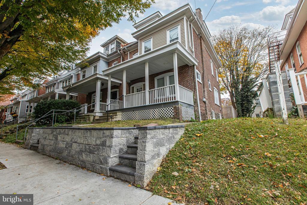 Foto principal - 2417 Washington St