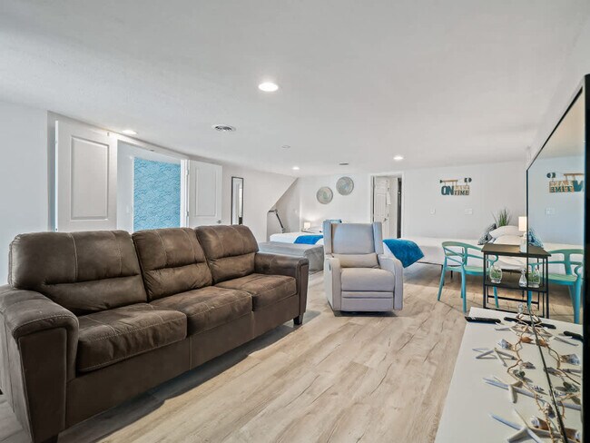 Building Photo - 3581 Mong Ave