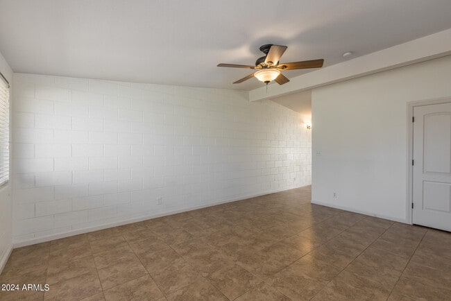 Building Photo - 7025 E Wilshire Dr