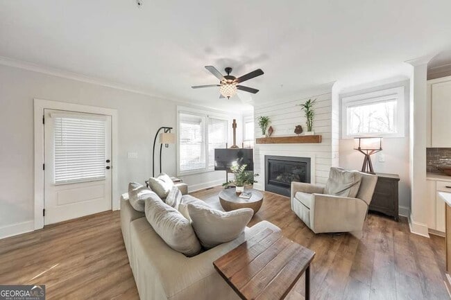 Foto del edificio - 320 Oak Arms Wy