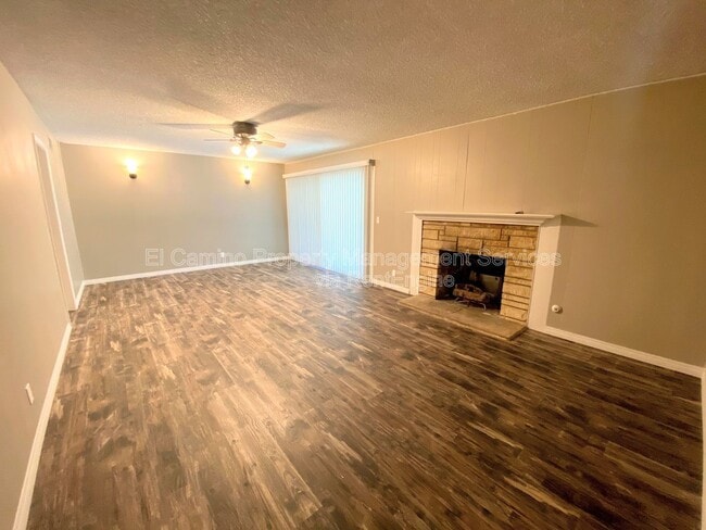 Building Photo - 14702 La Fonda Dr