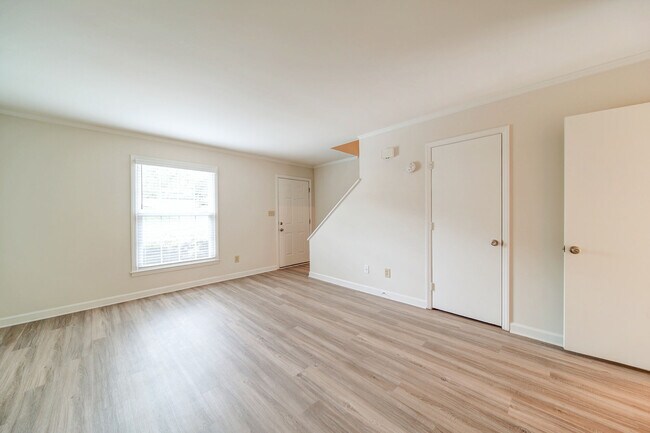 Foto del interior - Salem Village