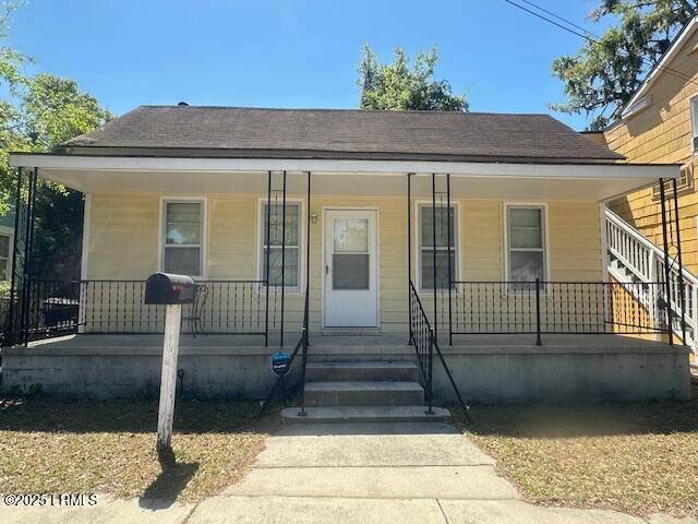 Primary Photo - 1006 Duke St