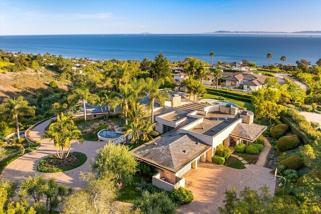 Foto del edificio - 330 Ortega Ridge Rd