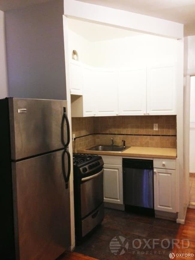 Building Photo - 456 West 47th Street