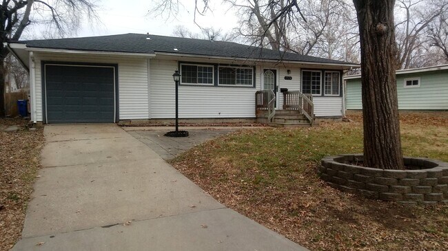 Foto del edificio - 3BR rancher with appliances and garage. Pr...
