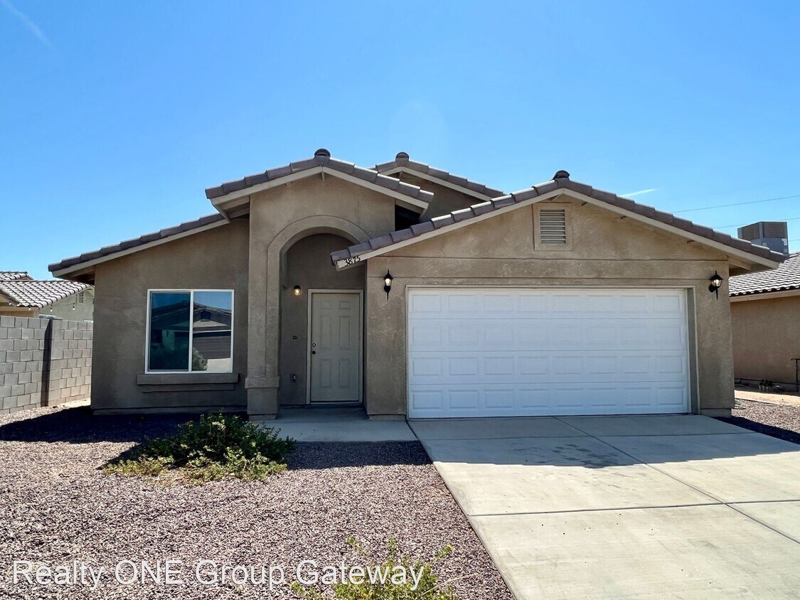 4 br, 2 bath House 3875 S. Desert Oasis House Rental in Yuma